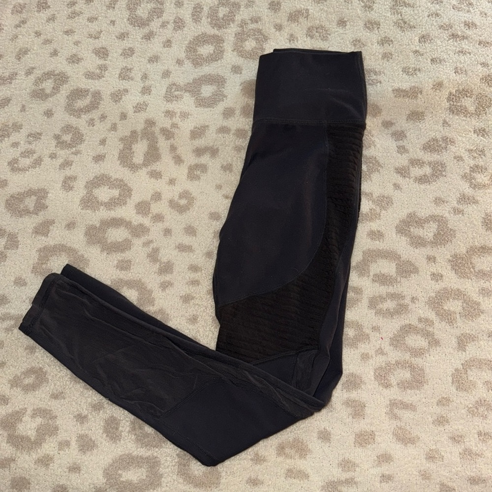Athletic leggings